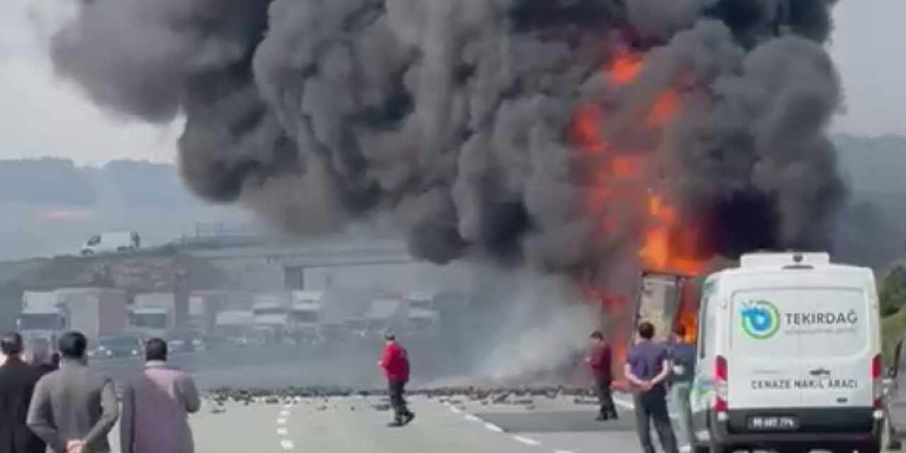 Kuzey Marmara'da TIR yangını: Art arda patlamalar!