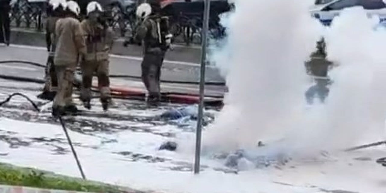 Son dakika | Çöp kamyonunda patlama! Fatih'te ekipler peşi sıra sevk edildi