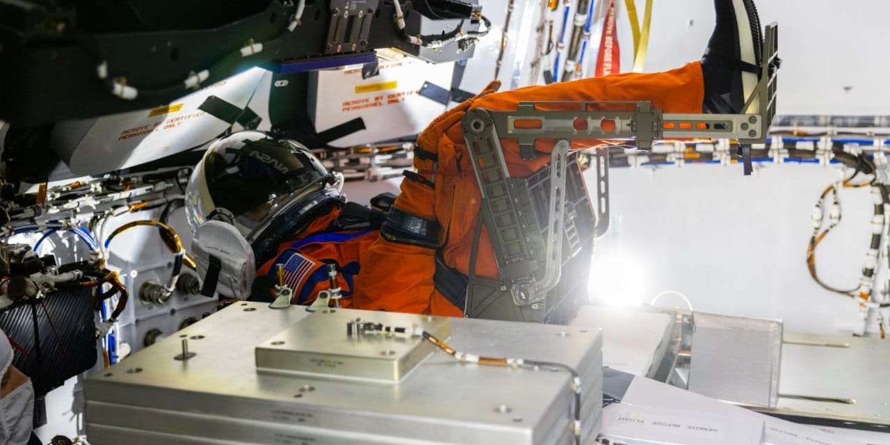 Fırlatmaya kritik saatler kaldı! Artemis II ile astronotlar 54 yıl sonra Ay yolunda