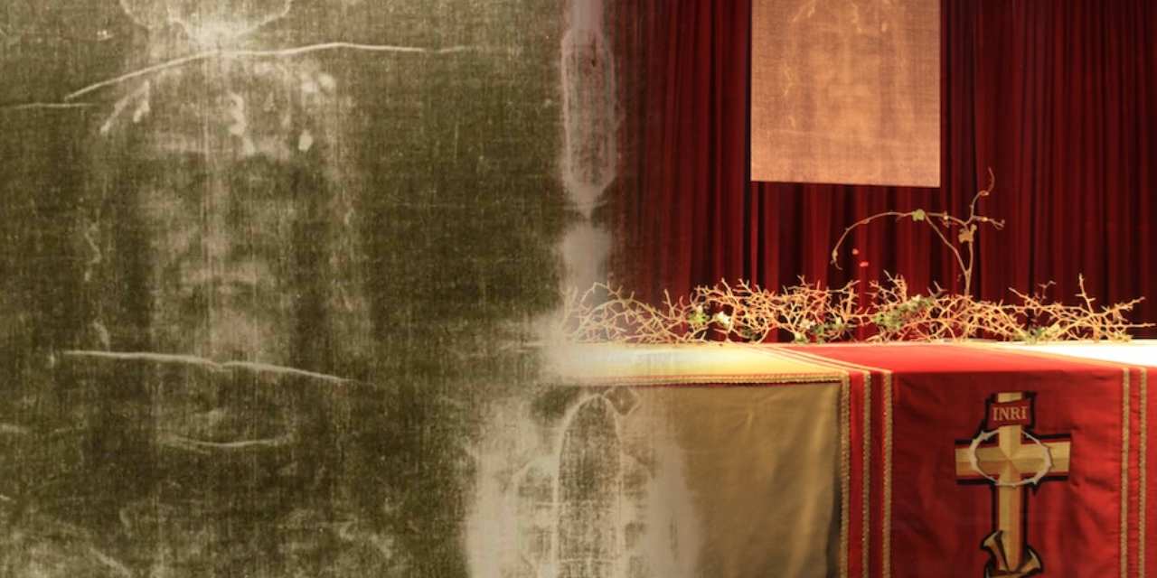 Yıllarca Hz. İsa’nın kefeni sayıldı: Sayısız Papa ziyaret etti! Gerçek bambaşka çıktı