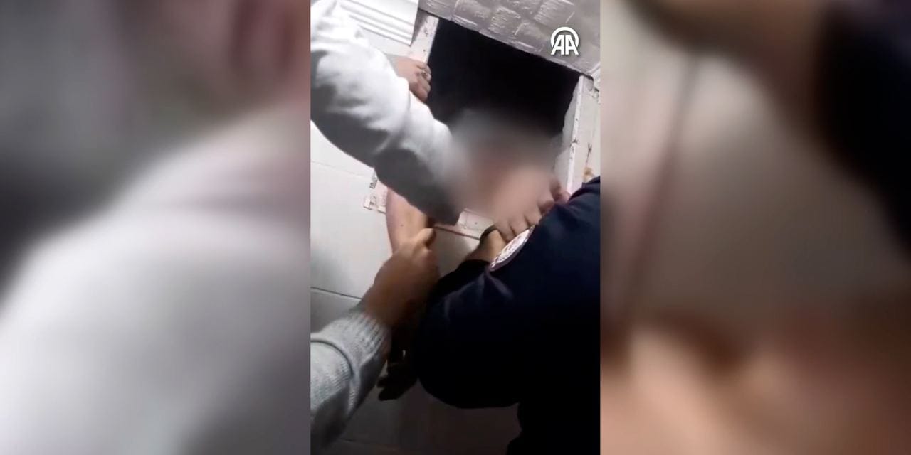 Boşanmak isteyen eşinin evine girmek istedi havalandırma boşluğuna sıkıştı! Kadın: Beni öldürecekti