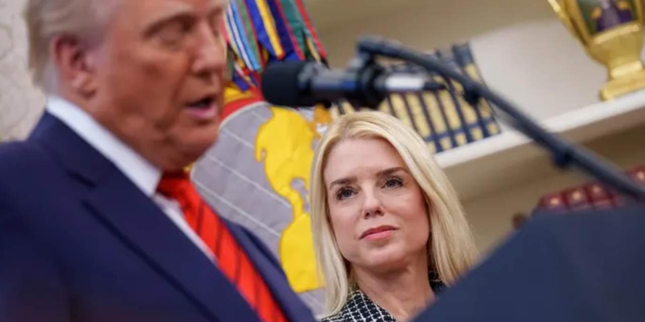 Donald Trump Adalet Bakanını görevden aldı