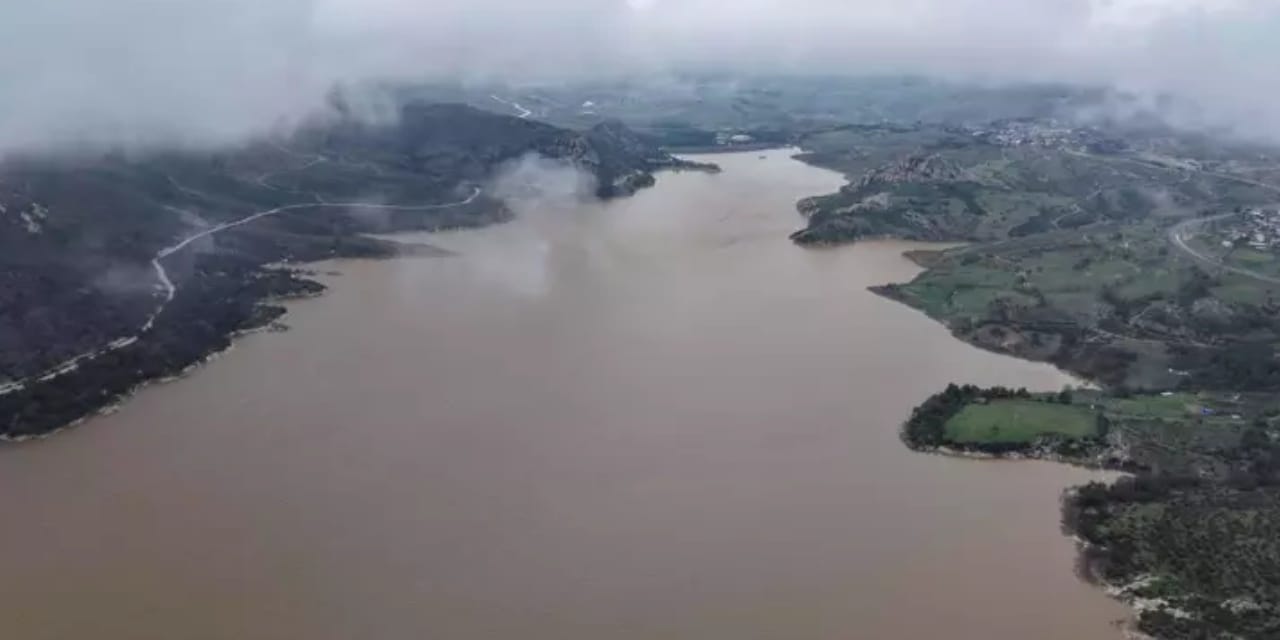 Çanakkale'de sağanak barajı doldurdu! Taşkın uyarısı geldi