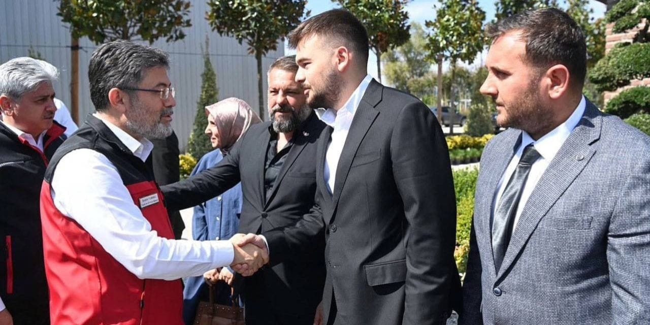 Et zincirinde yeni skandal: Genç AKP’li paraya para demedi