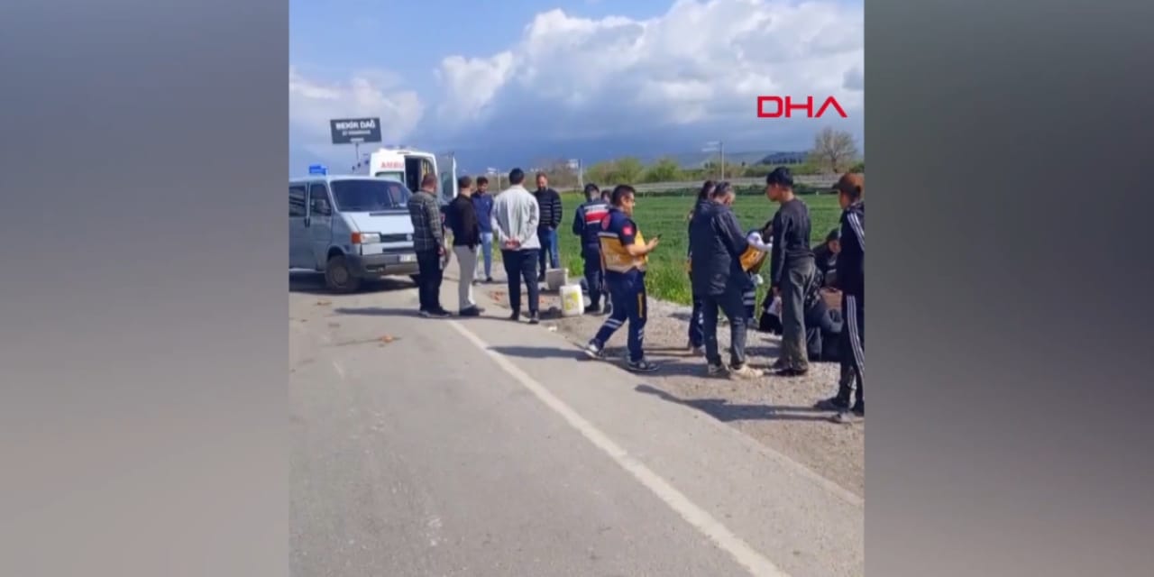 Osmaniye'de korkutan kaza! İşçi servisi ile minibüs çarpıştı: 3 yaralı