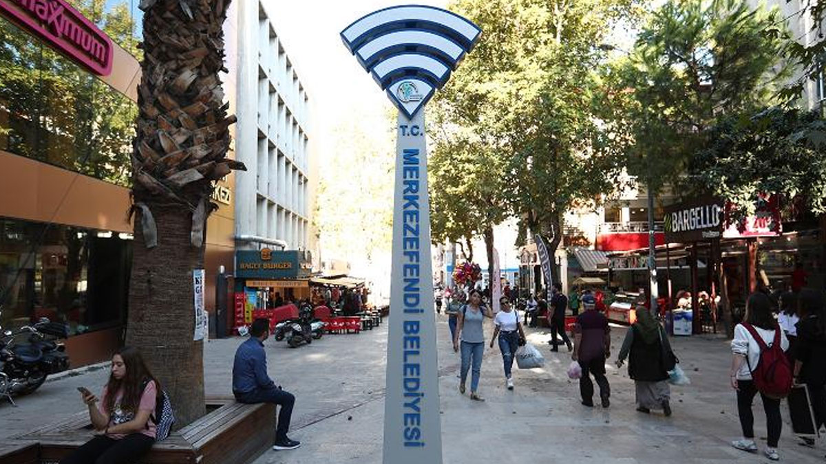 CHP'li belediyede sokaklarda ücretsiz internet dönemi