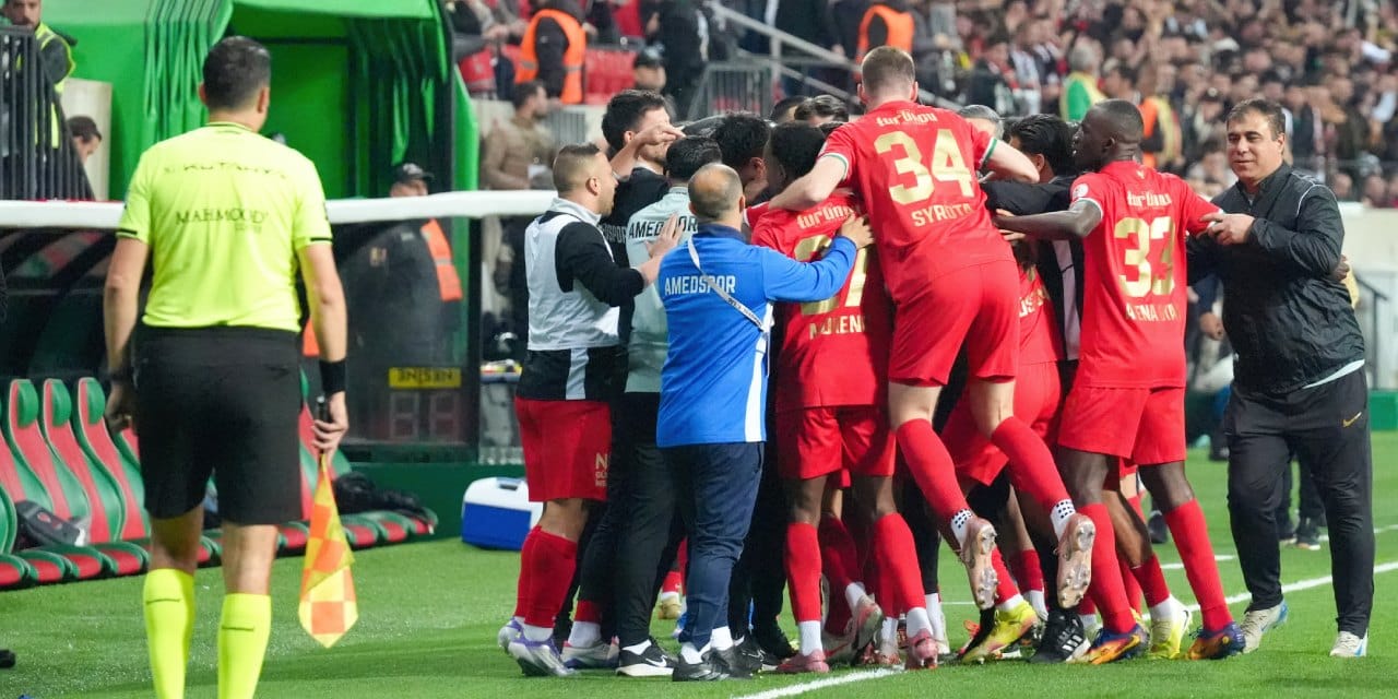 Amedspor'da Diagne sözünü tuttu: Soyunma odasında müjdeyi verdi