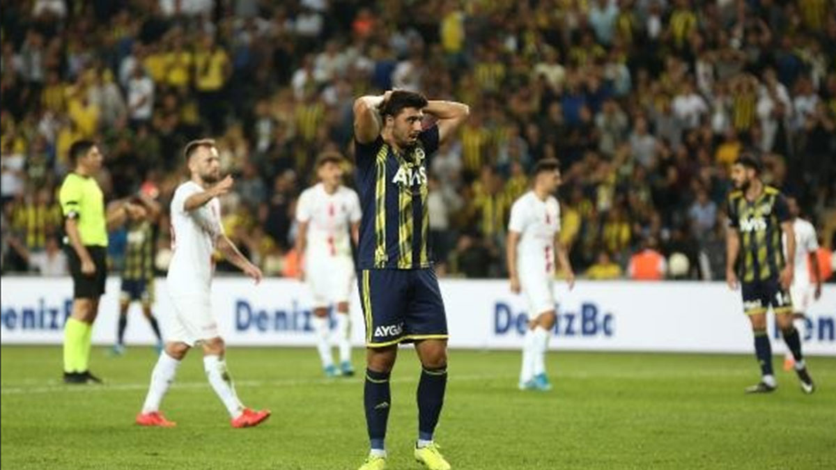 Fenerbahçe evinde kaybetti