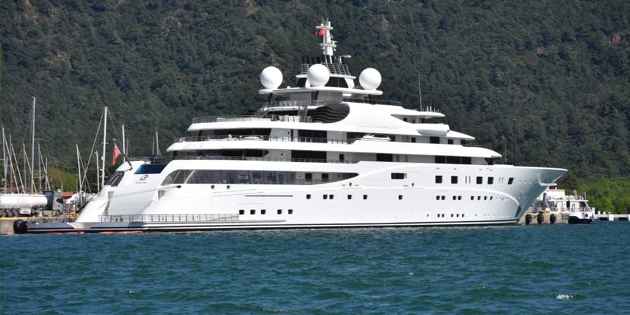450 milyon dolarlık dev yat Marmaris'e geldi