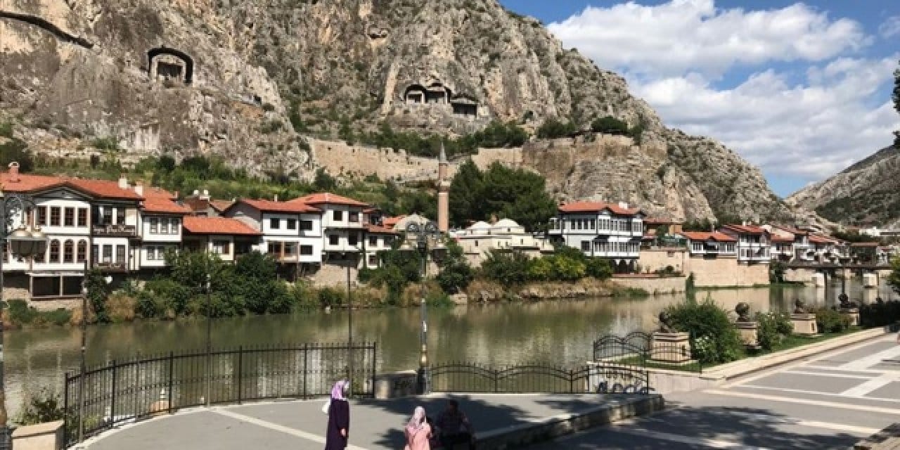 AKP ayrı aday çıkardı CHP-MHP birlikte kazandı