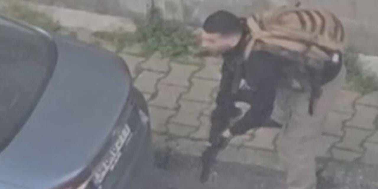 Teröristlerin etkisiz hale getirildiği an ortaya çıktı! Polisin ateş açması ile yere böyle yığıldı