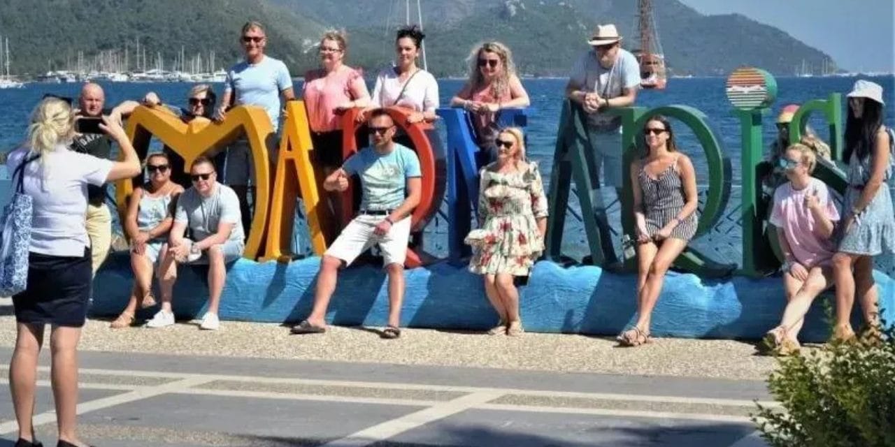 Uçak dahil 1 haftalık tatil fiyatını duyanlar akın akın Marmaris'e gidiyor