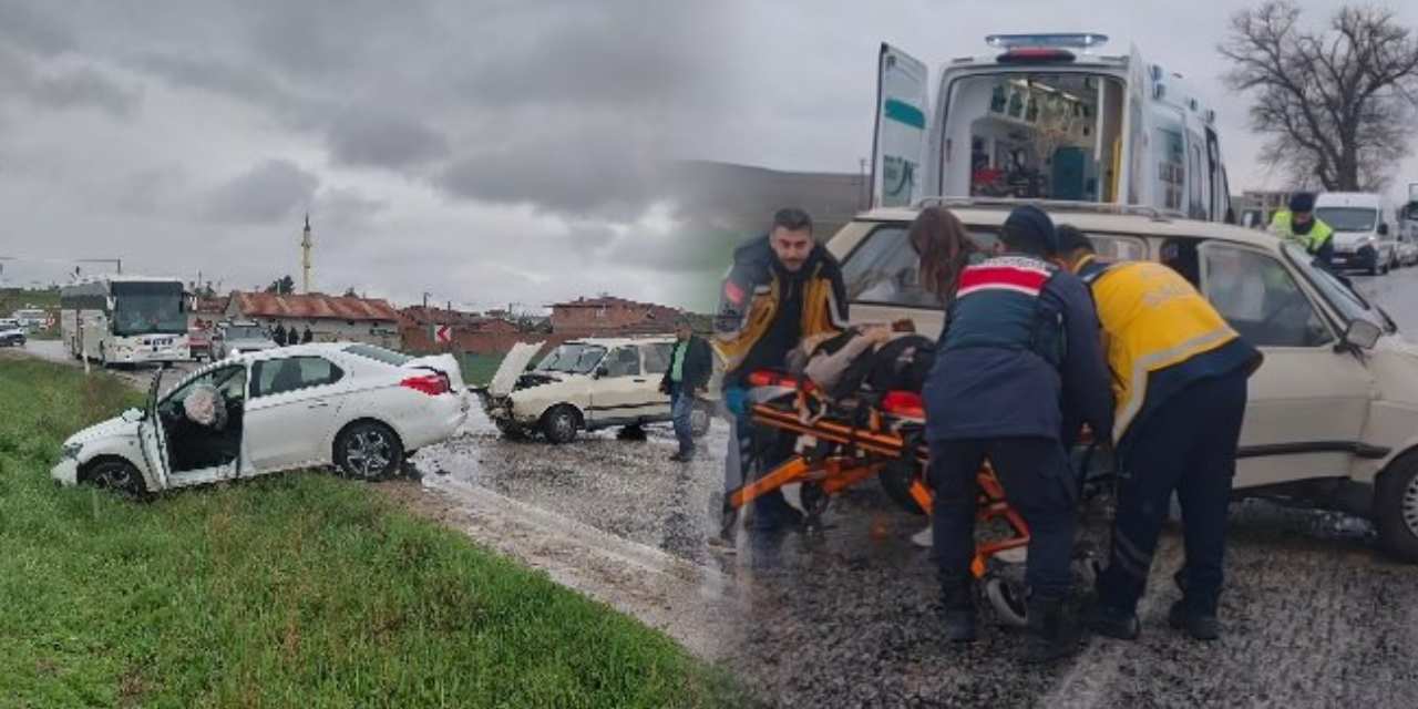 İki otomobil kafa kafaya çarpıştı: 3 yaralı