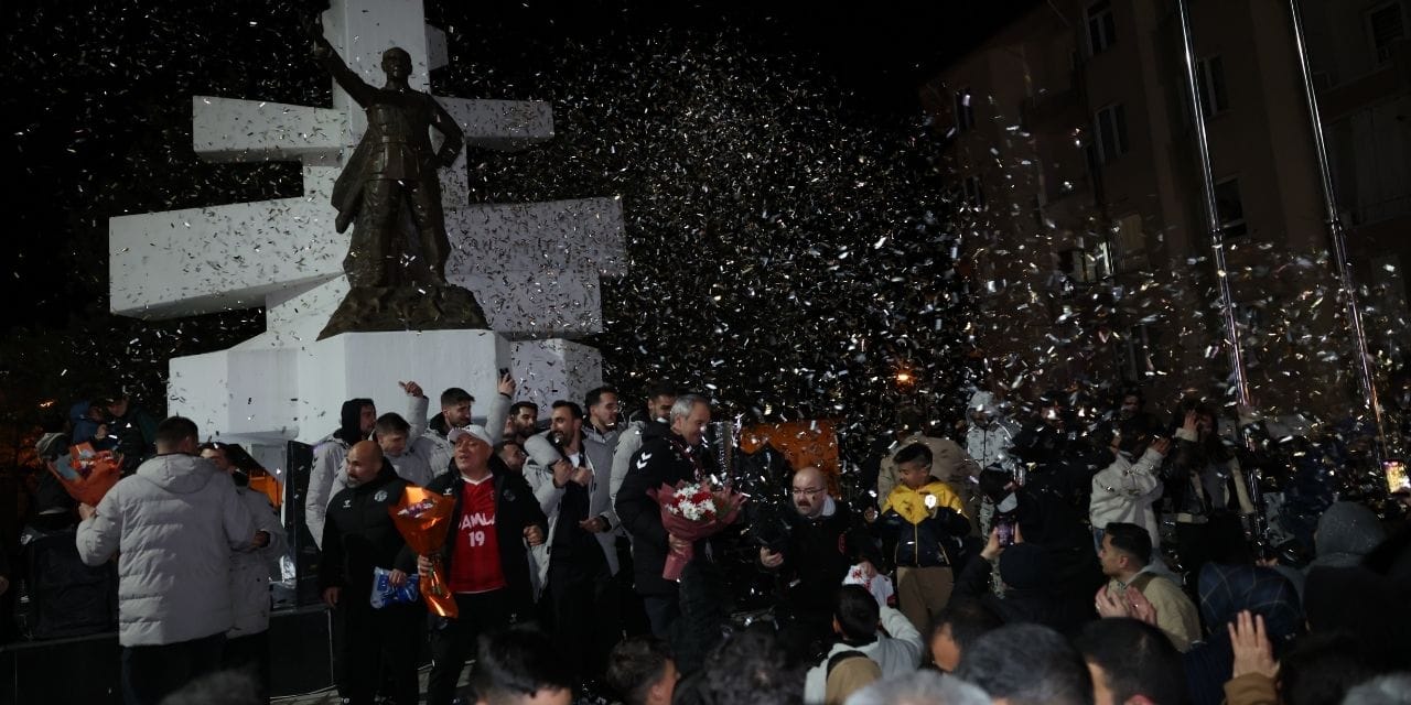 Yüzlerce kişi sokağa döküldü: Sungurlu Sungurlu olalı böylesini görmedi