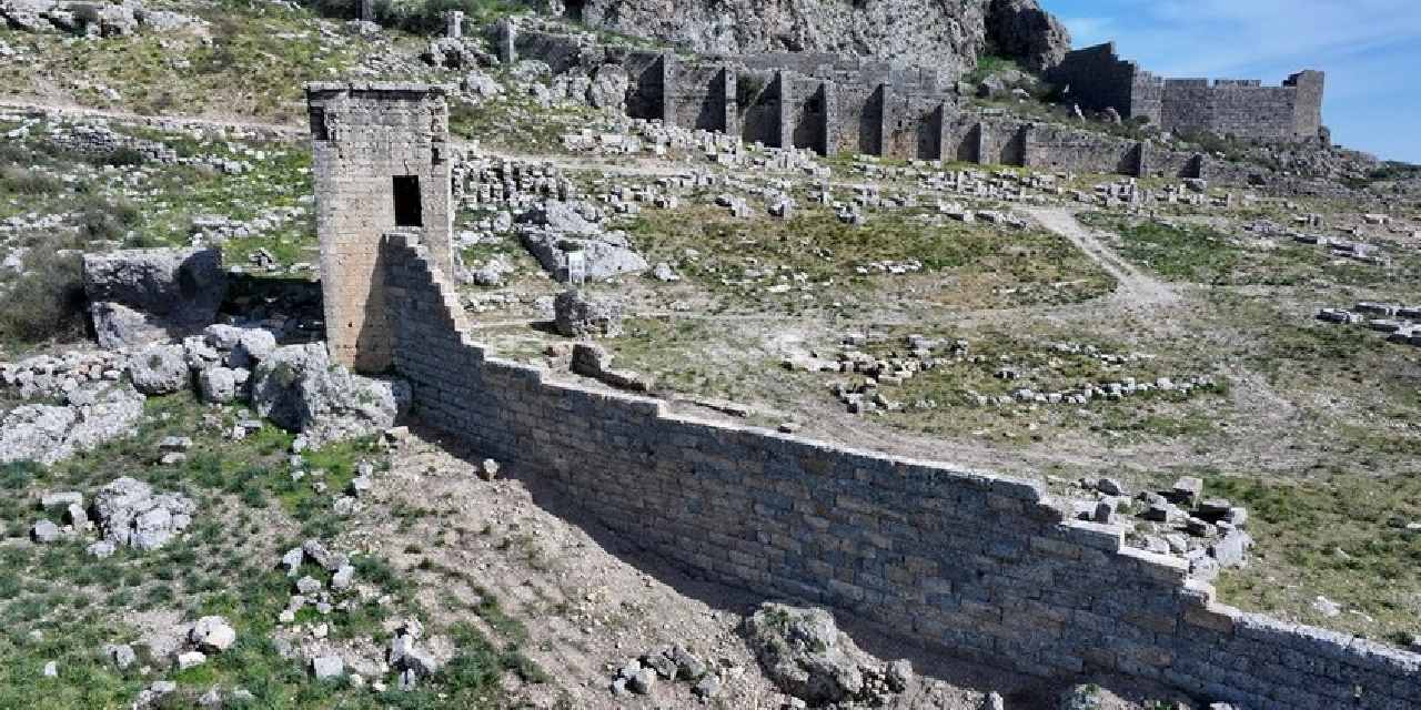 Şu surların dili olsa da konuşsa: Büyük İskender bile geçememişti tekrar yükseldi