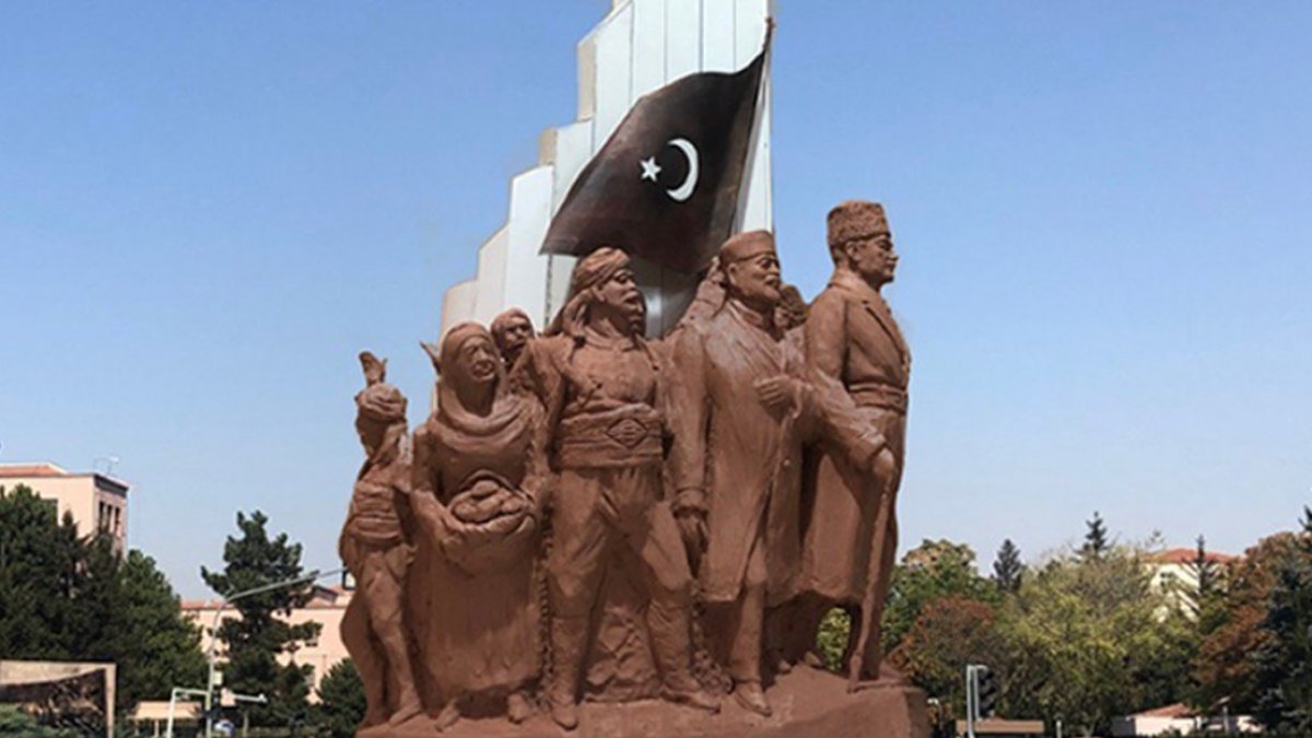 Mansur Yavaş müjdeyi verdi, Ankara Barosu masrafları üstlendi! Oraya Atatürk heykeli geliyor...