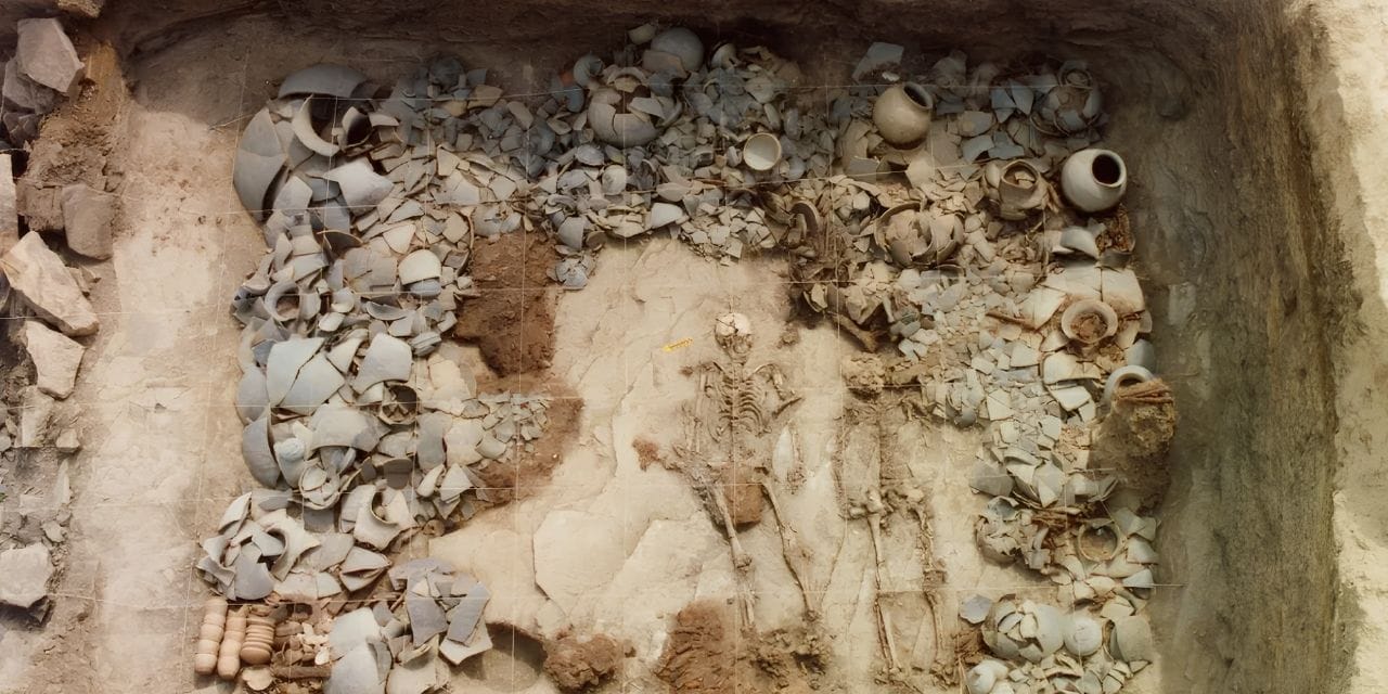 1.500 yıllık mezardan vahşet çıktı: Canlı canlı gömmüşler