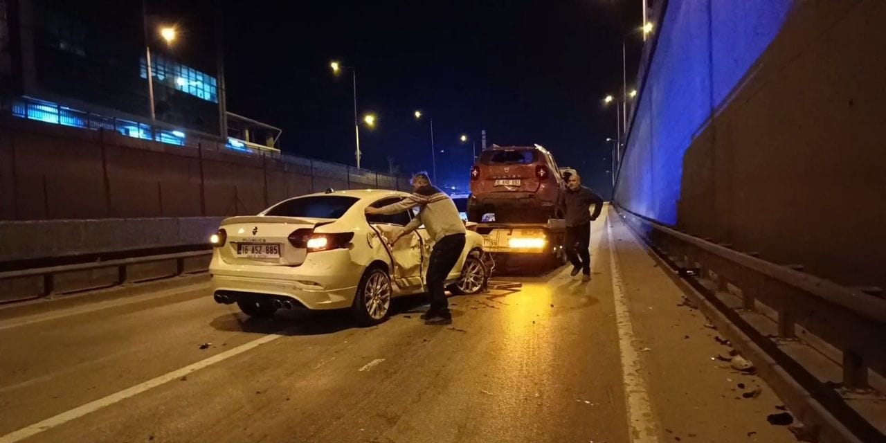 Bursa Ankara Yolu'nda kaza: Yaralanan 6 kişi hastaneye kaldırıldı