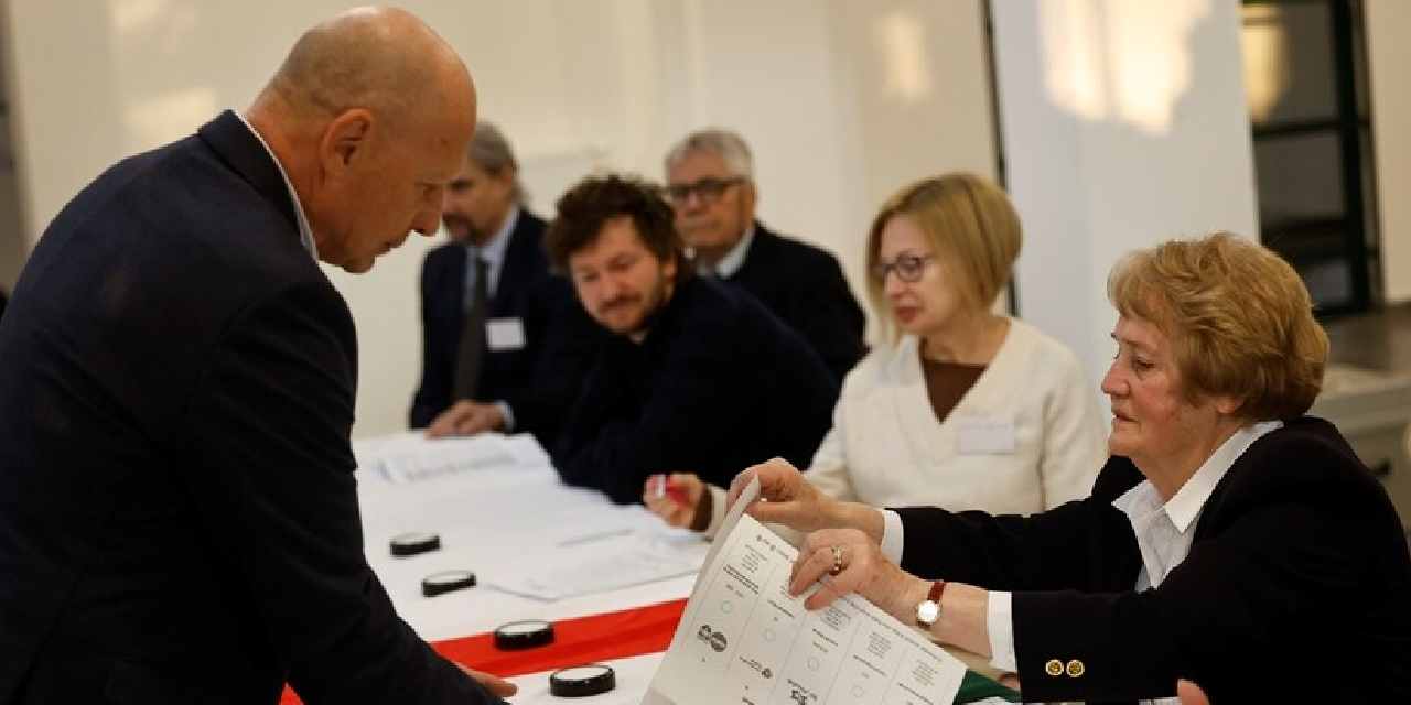 Macaristan’da oy kullanma işlemi başladı