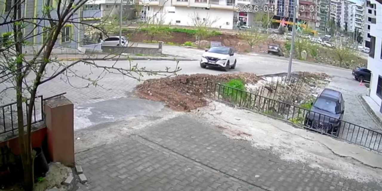 Şanlıurfa'da el freni çekilmeyen otomobil dereye uçtu