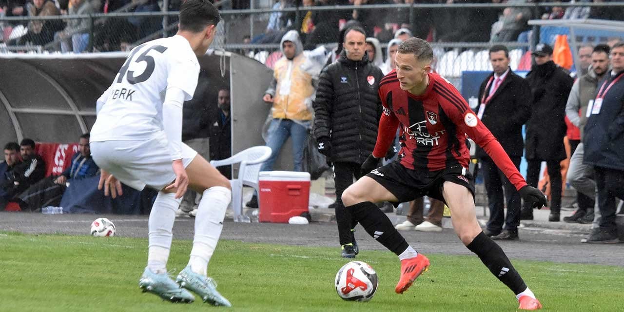 Van'da kazanan Manisa FK