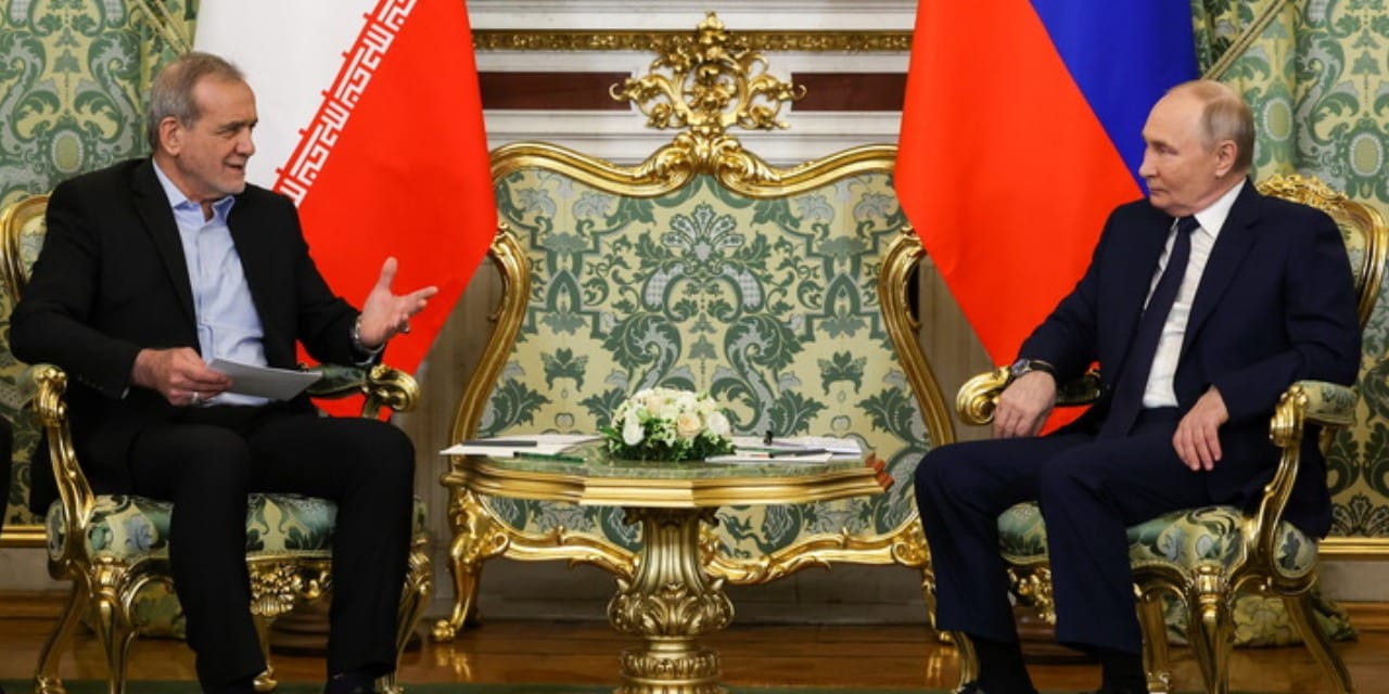 Putin ile Pezeşkiyan telefonda görüştü