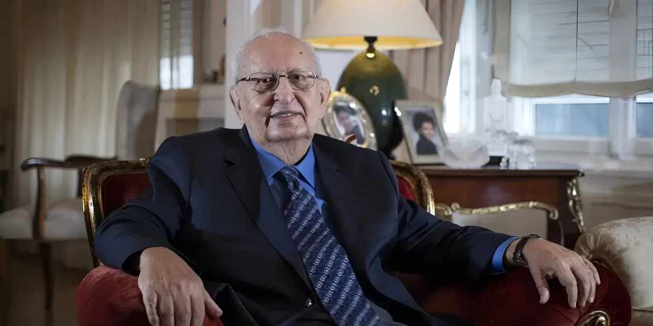 Hüsamettin Cindoruk son yolculuğuna uğurlanıyor