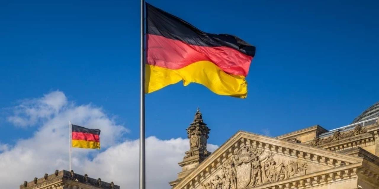 Almanya'dan şaşırtan Hürmüz açıklaması: Abluka yok, İran'a baskı var