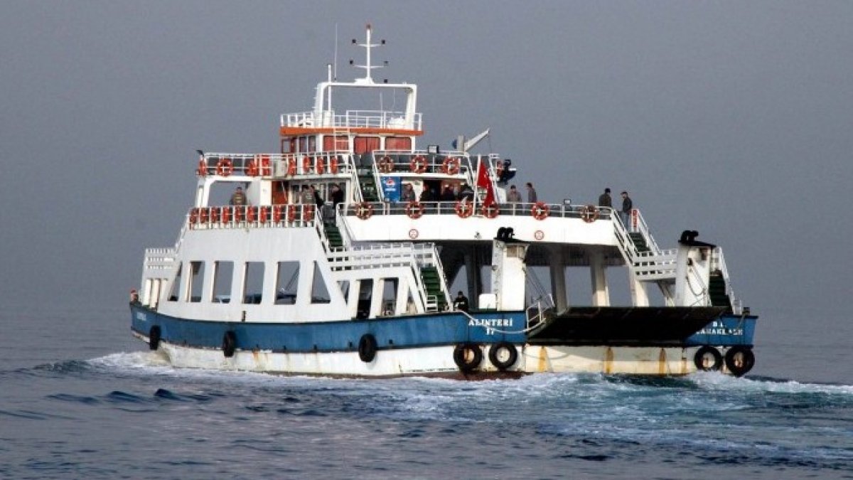 Vali açıkladı: İstanbul'da deniz otobüsü ve feribot seferleri durduruldu