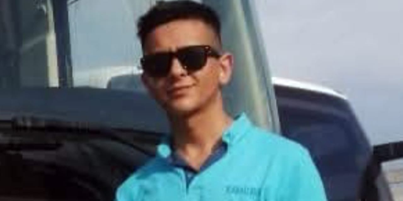 Şehir eşkıyası yüksek sesle konuştuğu için kendisini uyaran garsonu bıçakladı