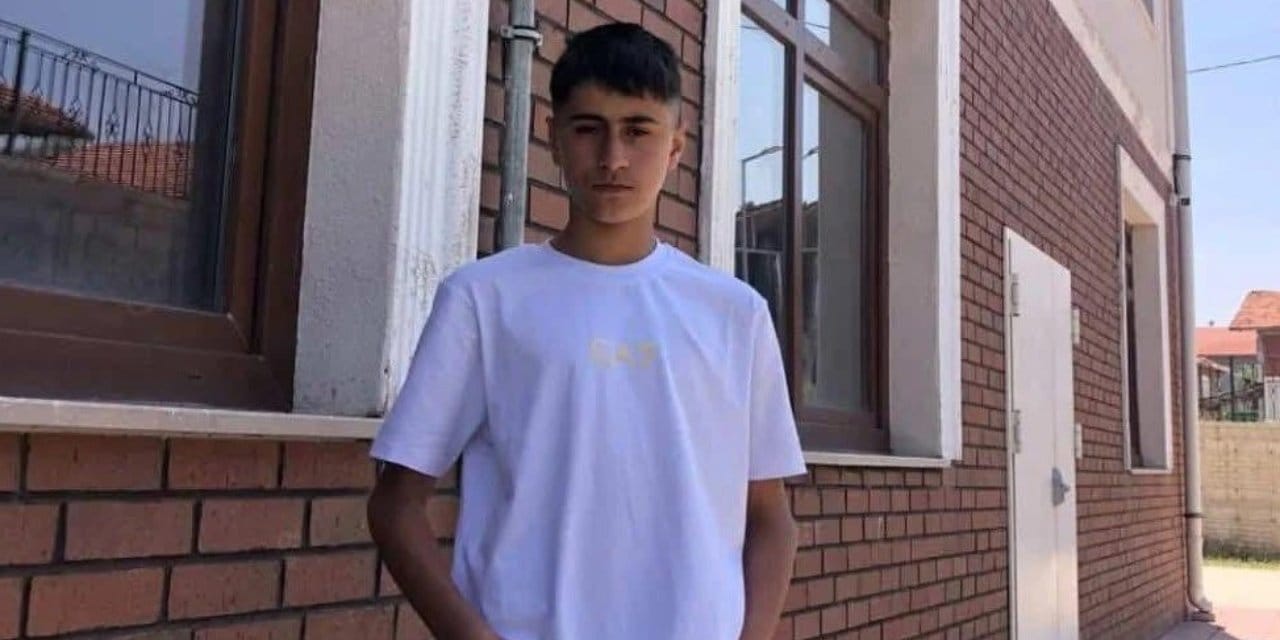 Düştüğü traktörün altında kalan 17 yaşındaki genç hayatını kaybetti