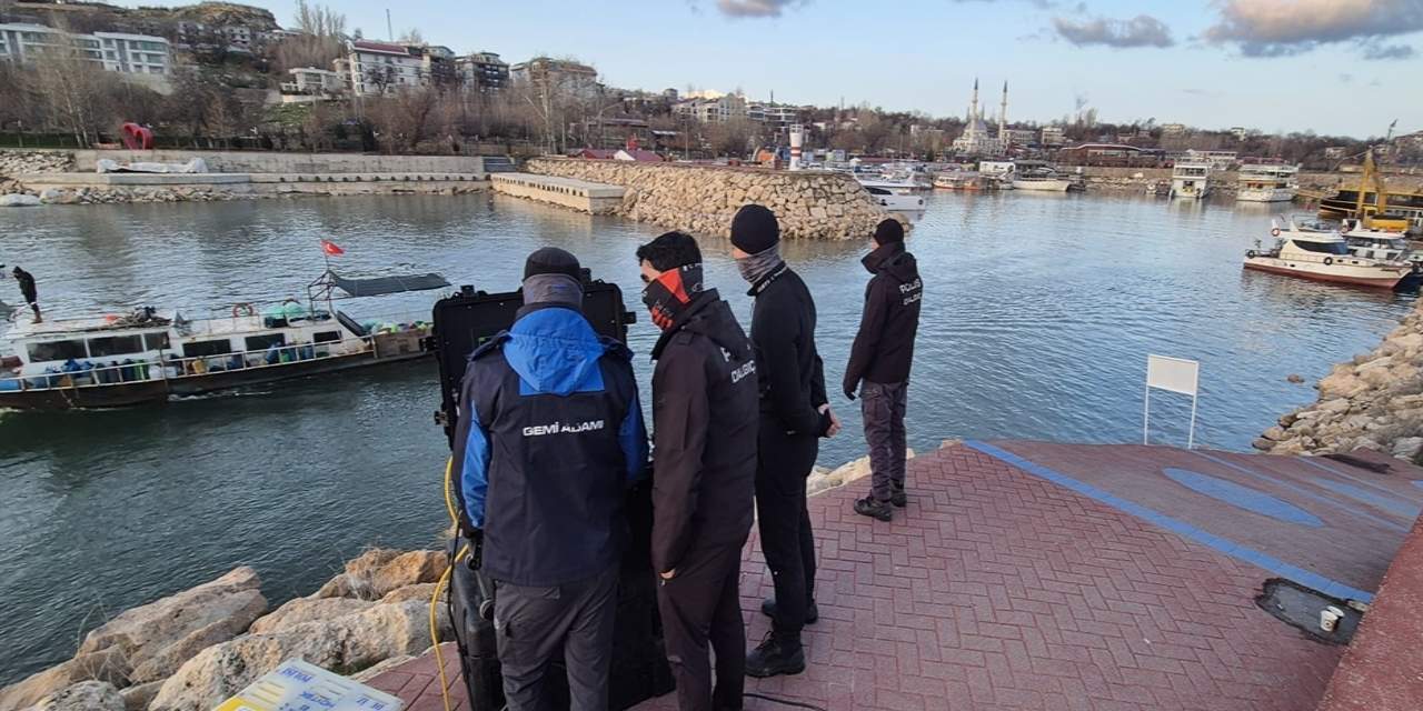 Kötü haber sabah saatlerinde geldi: Van Gölü'nde bulundu