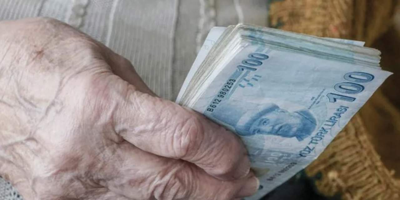 Emeklinin zam farkını etkileyecek! Türk bankası tahminini açıkladı