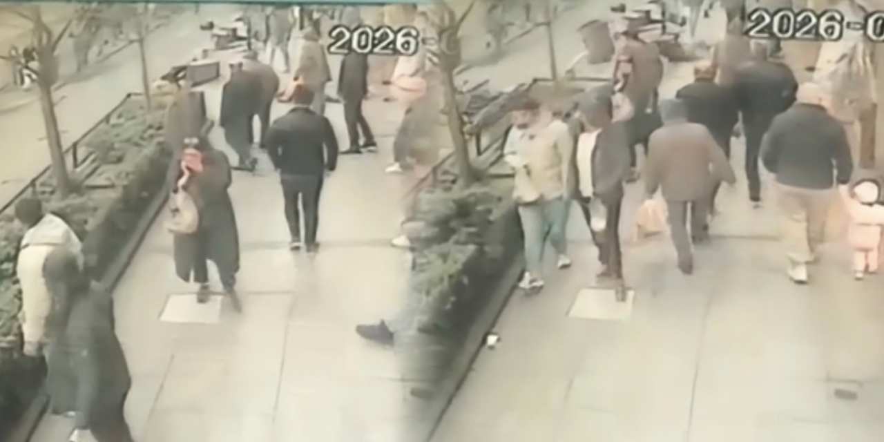 16 yaşındaki çocuk motosikletle yayayı ağır yaraladı! Kız arkadaşını bırakıp kaçtı