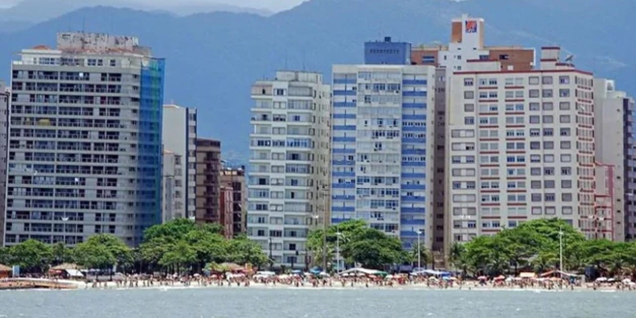 Brezilya’da lüks gökdelenler kağıt gibi eğiliyor!