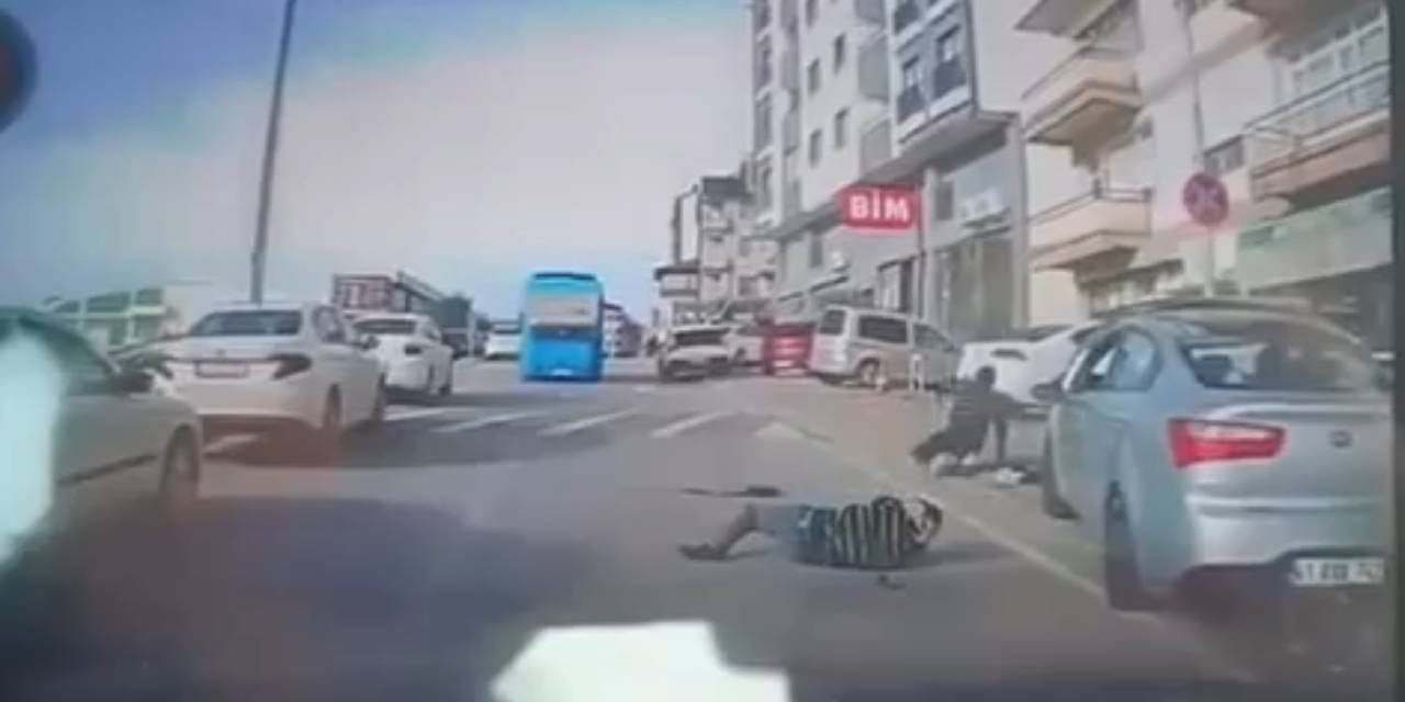 Otomobiliyle kaldırıma çıkıp 3 kişiyi yaraladı: Savunması pes dedirtti