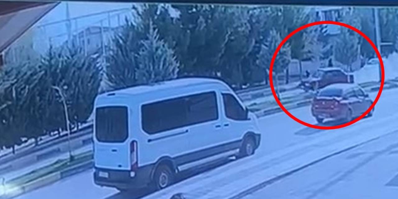 Diyarbakır'da kontrolden çıkan araç kaldırımdaki çocuklara çarptı