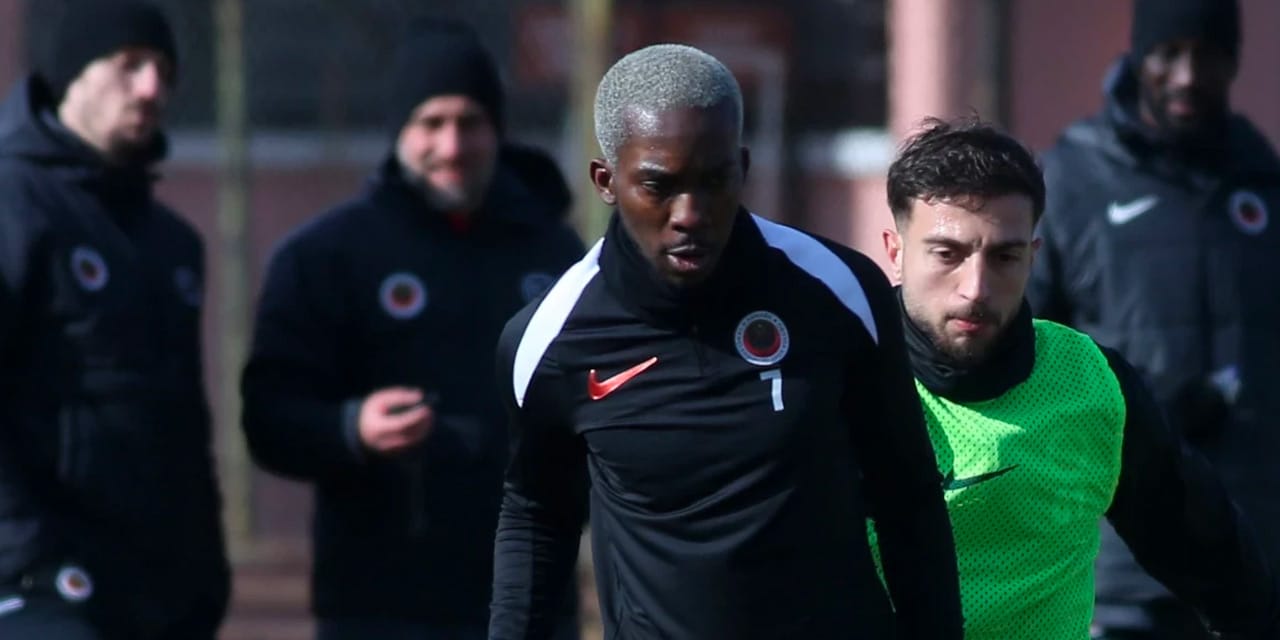 Volkan Demirel Galatasaray maçı öncesi Onyekuru'yu kadro dışı bıraktı