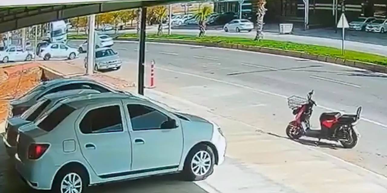 Şanlıurfa'da 2 araç birbirine girdi: 3 yaşındaki Nazlı yaşamını yitirdi