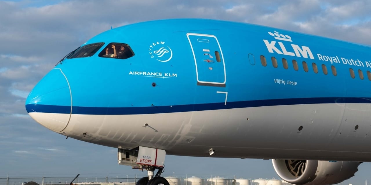 Biletine 40 bin sterlin ödedikleri uçağa alınmadılar