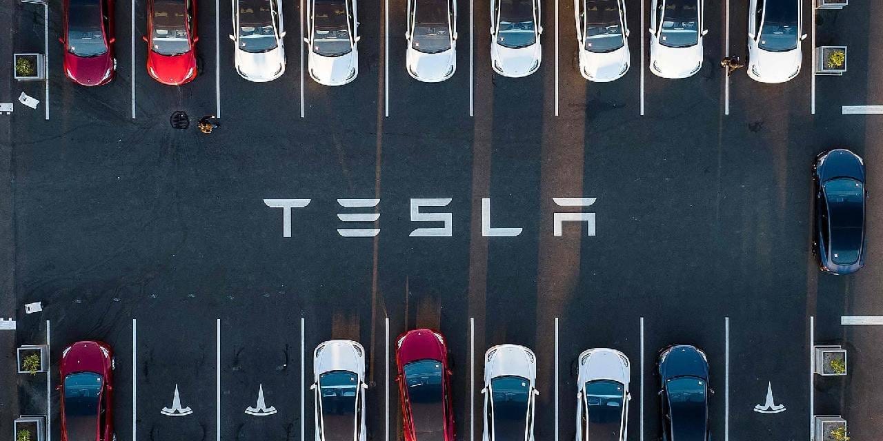 50.000 yeni Tesla neden otoparkta toz topluyor?