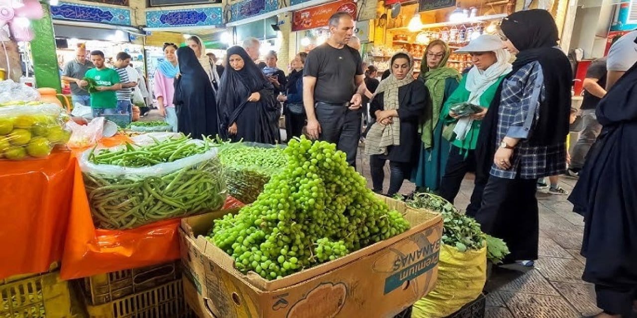 Savaştaki İran'da tezgahlar Türkiye'den daha ucuz! Fiyatlar arasında 4 kat fark var