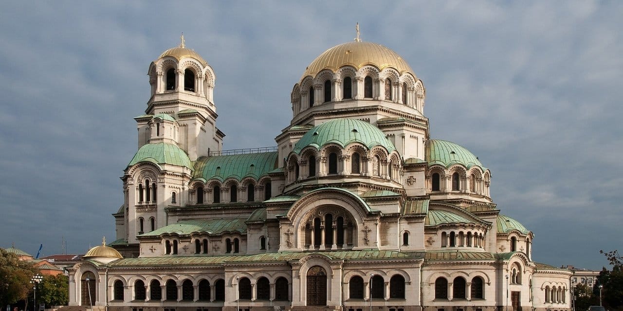 Cebi yanan Türkler komşuya akın etti