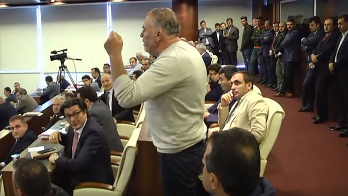Belediye meclisinde AKP'ye tepki: Bu yüzden oy kaybediyorsunuz