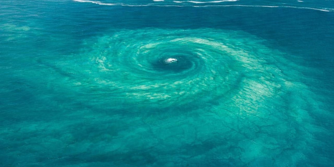 Dünyada sadece bir kaç yerde görülüyor: Gemileri bile yutuyor