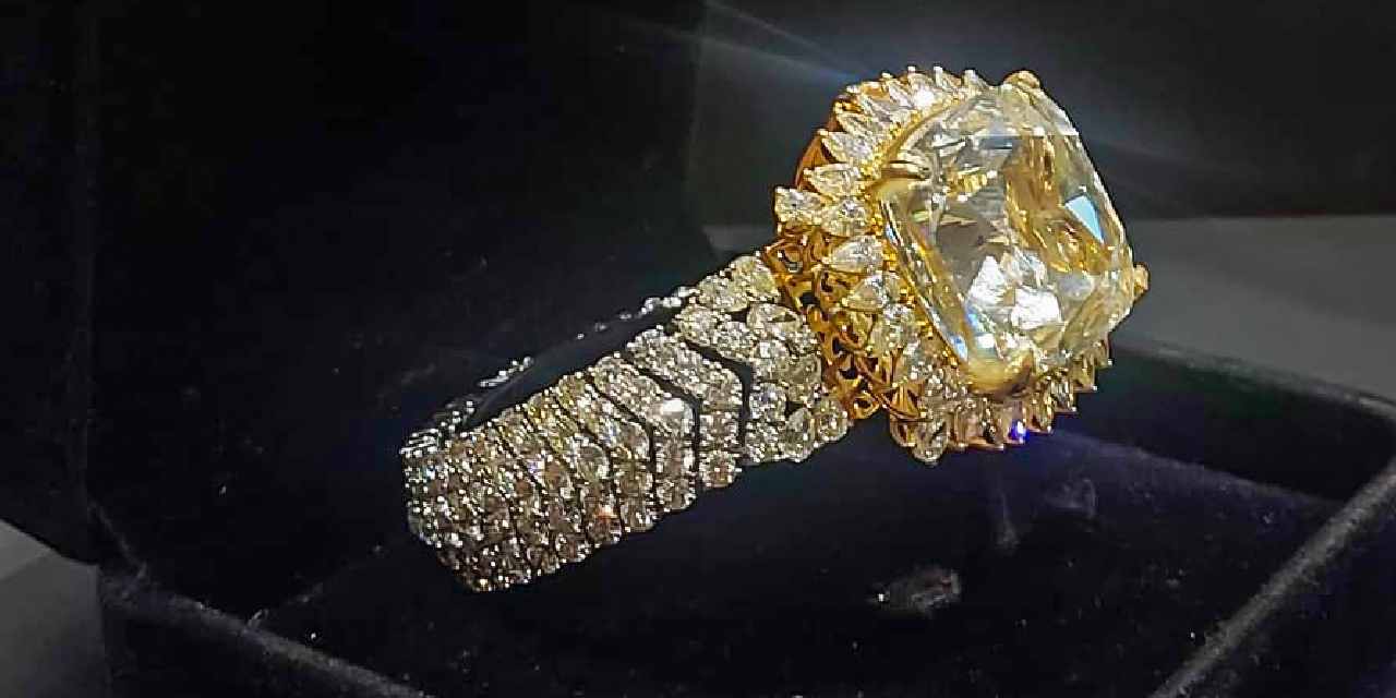 Yurt dışından getirilen 80 karatlık dev pırlanta! Kapalıçarşı'da ele geçirildi