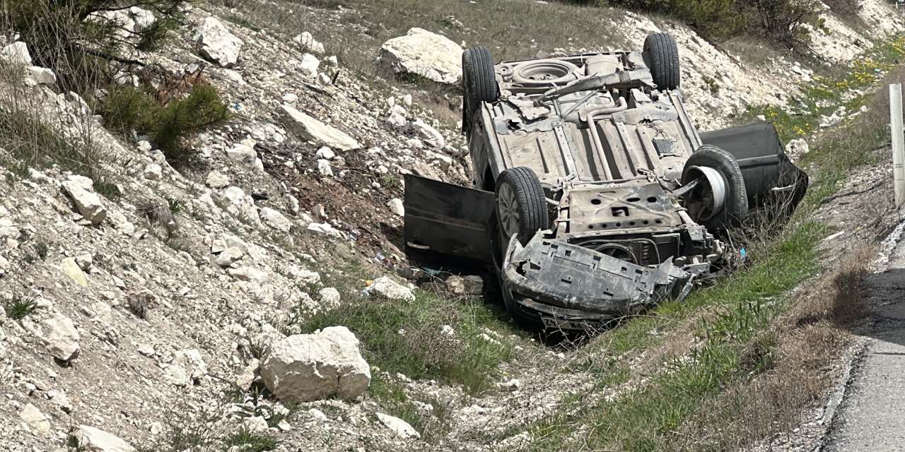 Kütahya'da kanala düşen otomobil takla attı: 2'si çocuk 4 yaralı