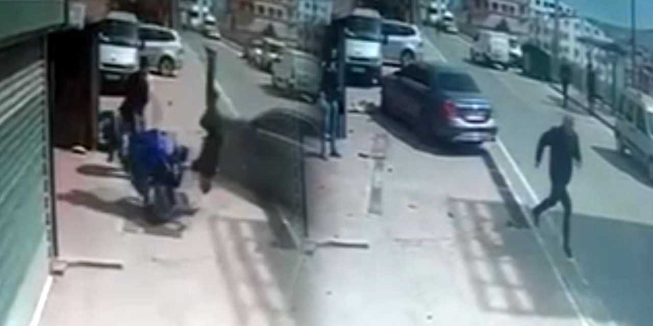 "Çocuğumu tehdit etti" iddiası! Otomobil sürücüsü motosikletliye çarptı