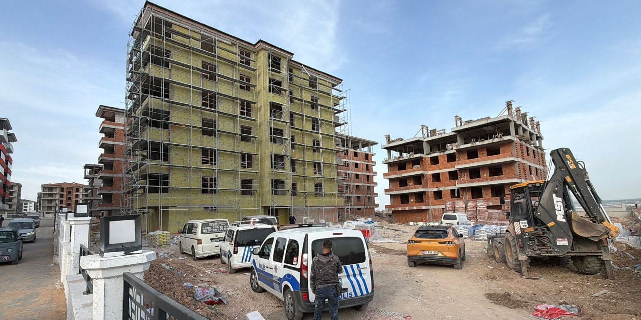 Asansör boşluğuna düşen inşaat işçisi hayatını kaybetti