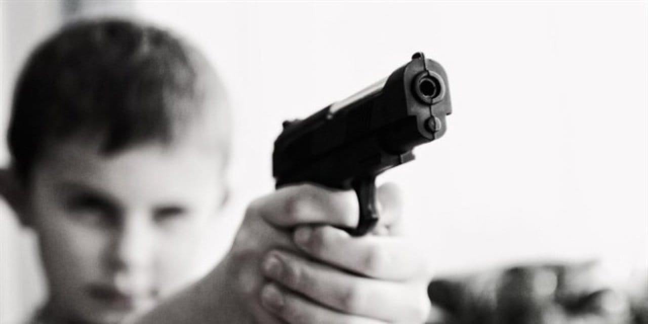 Okul saldırıları sonrası bankadan dikkat çeken reklam kararı